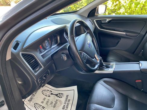 Used 2016 Volvo XC60 T6 Platinum FWD image 35