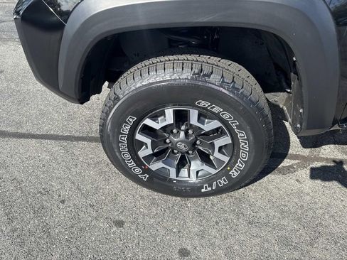 Used 2023 Toyota Tacoma TRD Off-Road image 11