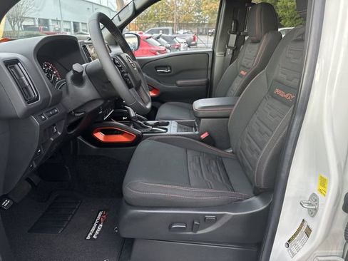 Used 2025 Nissan Frontier PRO-4X w/ Pro Convenience Package image 3