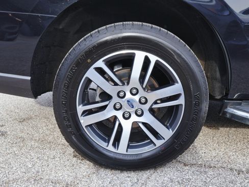 Used 2022 Ford Expedition Limited image 35