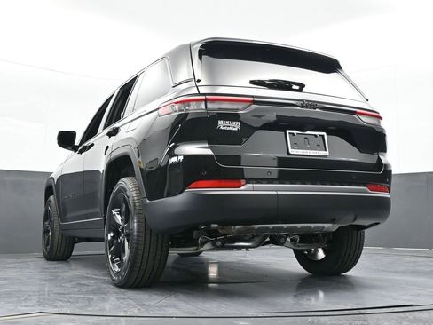 New 2026 Jeep Grand Cherokee Limited w/ Limited Altitude Package RWD image 53