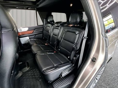 Used 2019 Lincoln Navigator Reserve AWD/4WD image 22