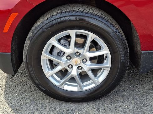 Used 2024 Chevrolet Equinox LT AWD/4WD image 32