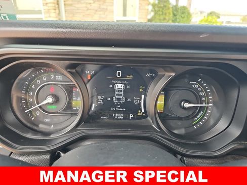 Used 2024 Jeep Wrangler Unlimited Sahara AWD/4WD image 18