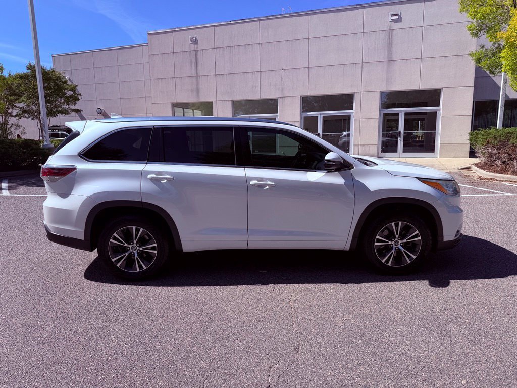 Used 2016 Toyota Highlander XLE FWD image 15