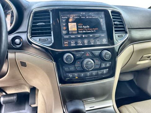 Used 2021 Jeep Grand Cherokee Overland AWD/4WD image 18