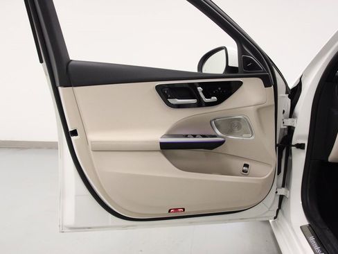 Certified 2025 Mercedes-Benz C 300 4MATIC Sedan image 18
