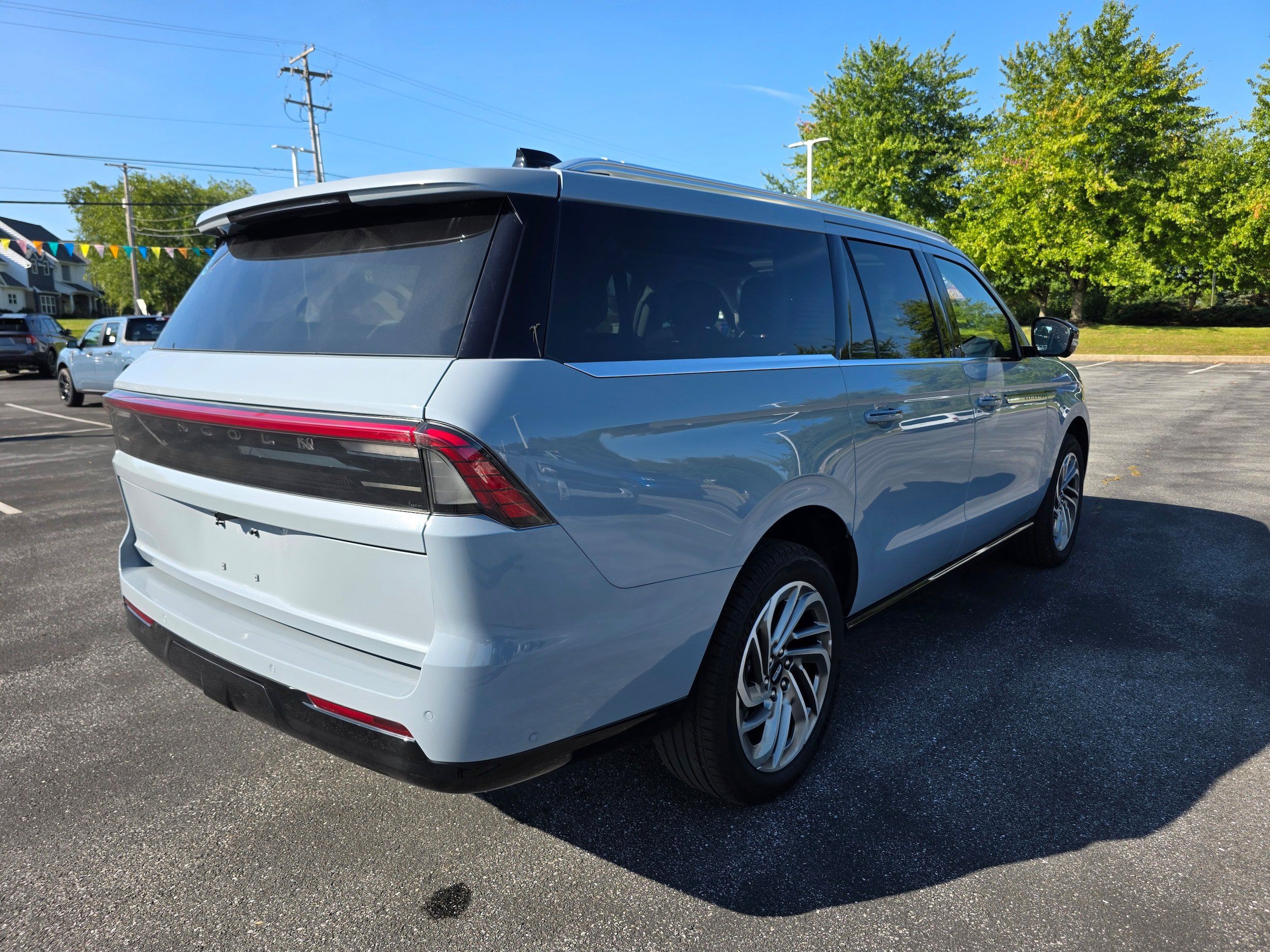 Used 2025 Lincoln Navigator L Reserve AWD/4WD image 5