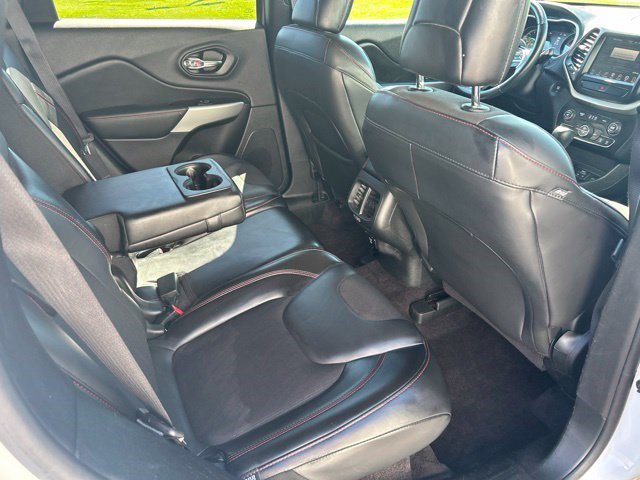 Used 2018 Jeep Cherokee Trailhawk w/ Comfort & Convenience Group AWD/4WD image 39