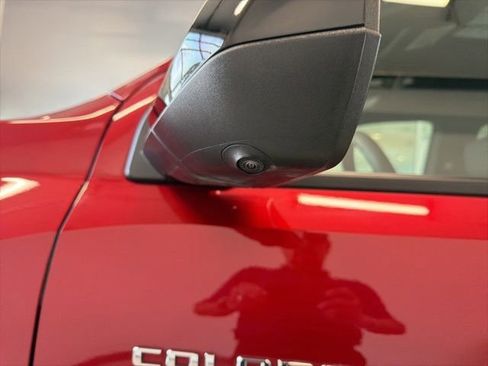 Used 2025 Chevrolet Colorado Z71 w/ Technology Package AWD/4WD image 6