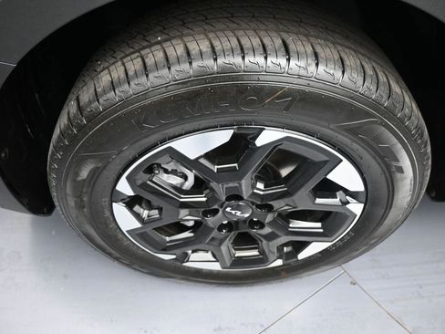 New 2025 Kia Sorento S image 14