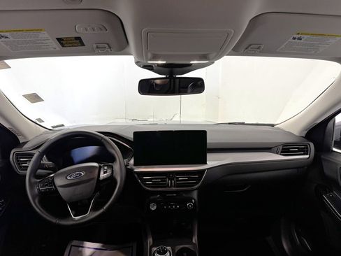 Used 2025 Ford Escape Platinum AWD/4WD image 2