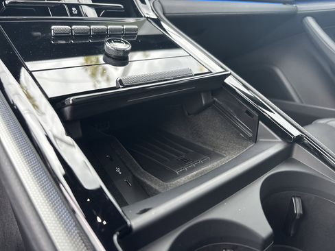 Certified 2025 Porsche Panamera image 46