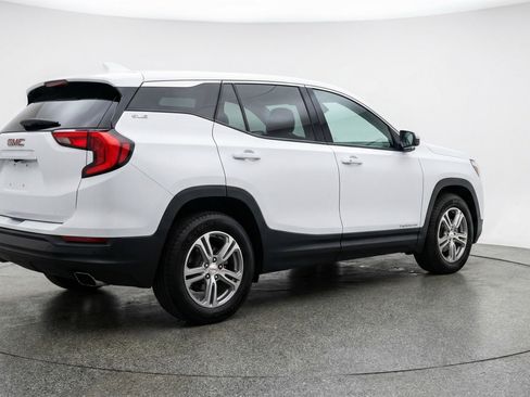Used 2024 GMC Terrain SLE FWD image 9