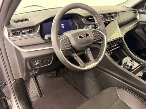 New 2025 Jeep Grand Cherokee L Laredo AWD/4WD image 11