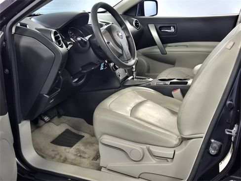 Used 2014 Nissan Rogue S image 7