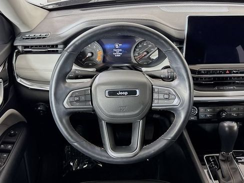 Used 2022 Jeep Compass Limited AWD/4WD image 11