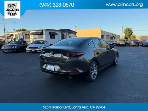 Used 2020 MAZDA MAZDA3 Sedan w/ Select Package FWD image 4