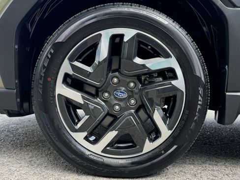 Used 2025 Subaru Forester Limited AWD/4WD image 10