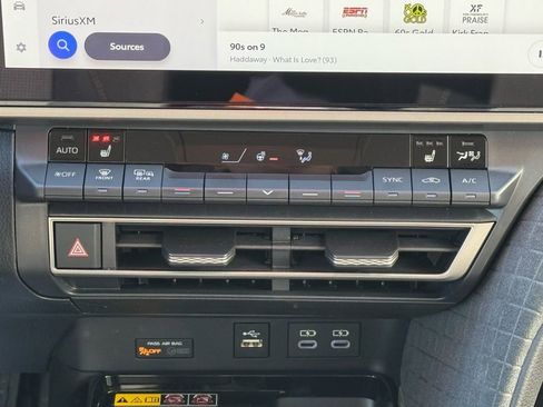 Used 2026 Toyota Camry XLE image 38