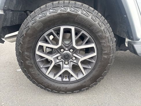 Certified 2024 Jeep Wrangler Sahara w/ Technology Group image 11