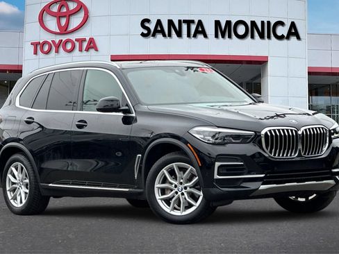 Used 2023 BMW X5 sDrive40i w/ Parking Assistance Package RWD image 2