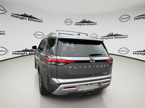 Used 2022 Nissan Pathfinder Platinum w/ Cargo Package AWD/4WD image 4