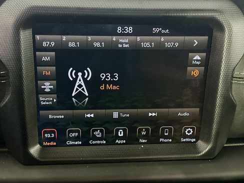 Used 2023 Jeep Wrangler Sahara w/ Cold Weather Group image 19