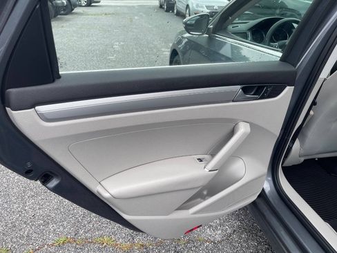 Used 2016 Volkswagen Passat 1.8T S FWD image 19