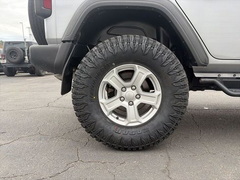 Used 2020 Jeep Wrangler Unlimited Sport image 9