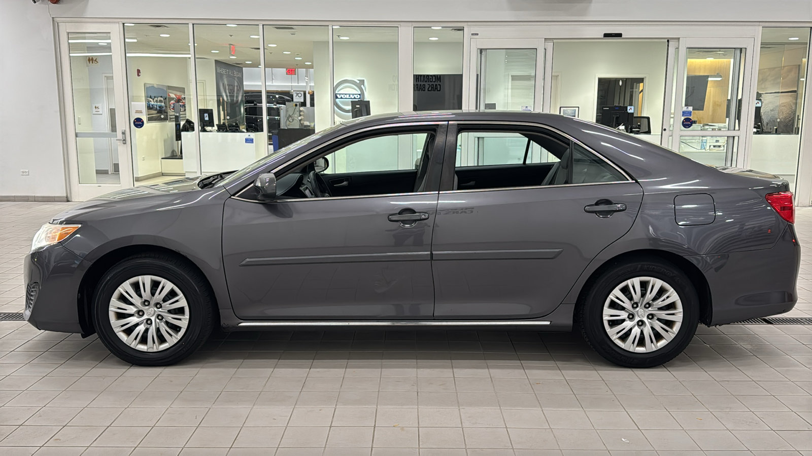 Used 2014 Toyota Camry LE FWD image 8