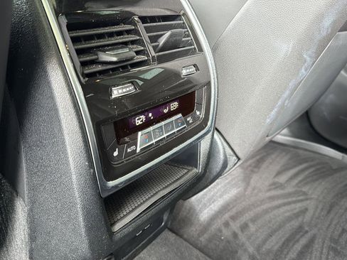 Used 2023 BMW X7 xDrive40i w/ Executive Package image 17