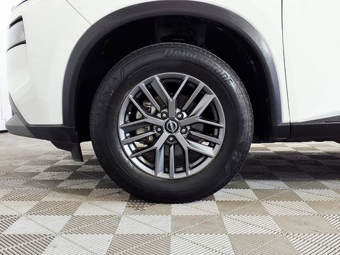 Used 2023 Nissan Rogue S FWD image 7