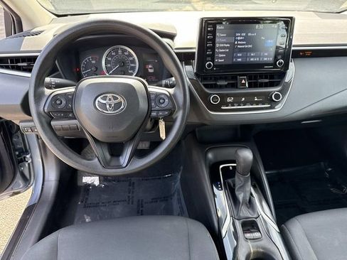 Used 2021 Toyota Corolla LE w/ Carpet Mat Package (TMS) FWD image 17