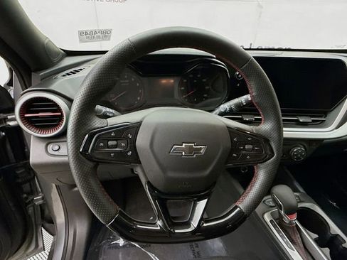 Used 2025 Chevrolet Trax RS w/ Driver Confidence Package image 14