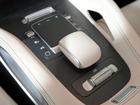 Certified 2026 Mercedes-Benz GLS 450 4MATIC image 28