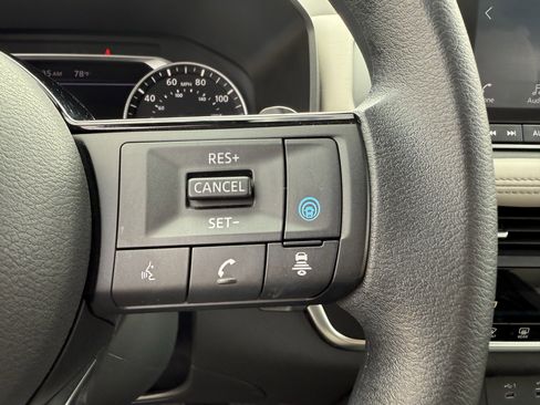 Used 2023 Nissan Rogue SV image 19