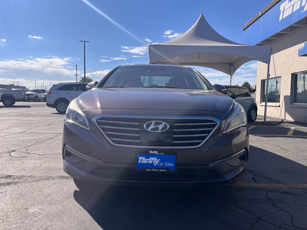Used 2015 Hyundai Sonata Limited w/ Option Group 06 FWD image 8