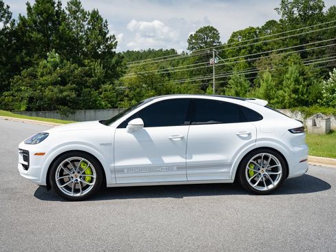 Used 2024 Porsche Cayenne S AWD/4WD image 15