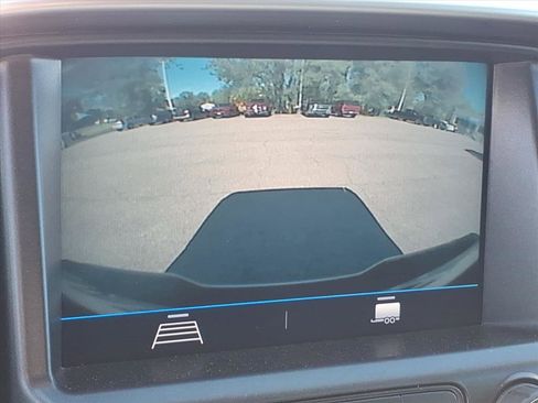 Used 2022 Chevrolet Colorado LT w/ LT Convenience Package AWD/4WD image 24