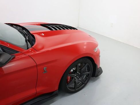Used 2022 Ford Mustang Shelby GT500 w/ Carbon Fiber Track Pack RWD image 82