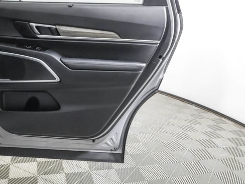 Used 2022 Kia Telluride SX w/ SX Prestige Package image 48