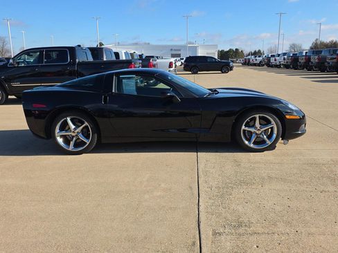 Used 2013 Chevrolet Corvette Coupe image 9