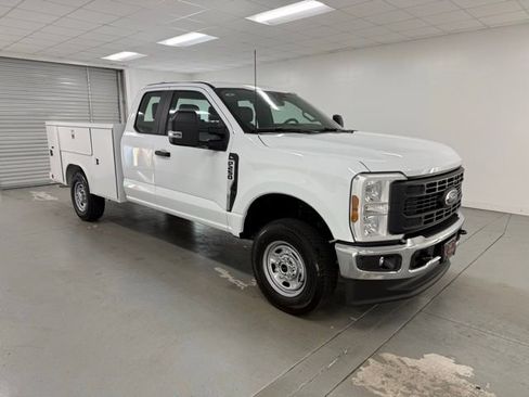 New 2026 Ford F250 XL w/ XL Chrome Package image 4