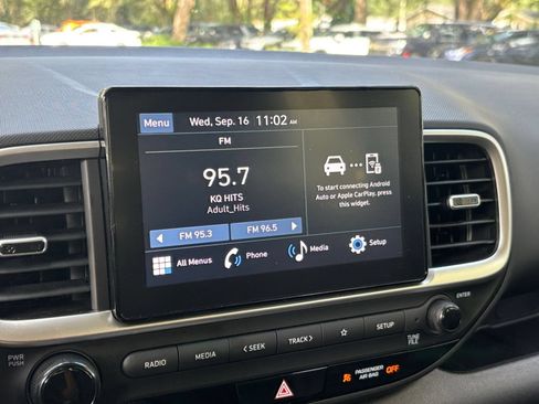 Used 2026 Hyundai Venue SEL FWD image 19