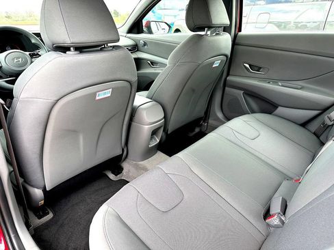 Used 2025 Hyundai Elantra SE w/ Cargo Package FWD image 21