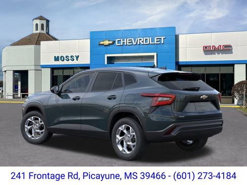 New 2026 Chevrolet Trax LS image 3