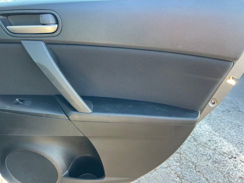 Used 2013 MAZDA MAZDA3 i SV image 14