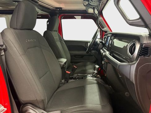 Used 2019 Jeep Wrangler Unlimited Sahara w/ Safety Group AWD/4WD image 27