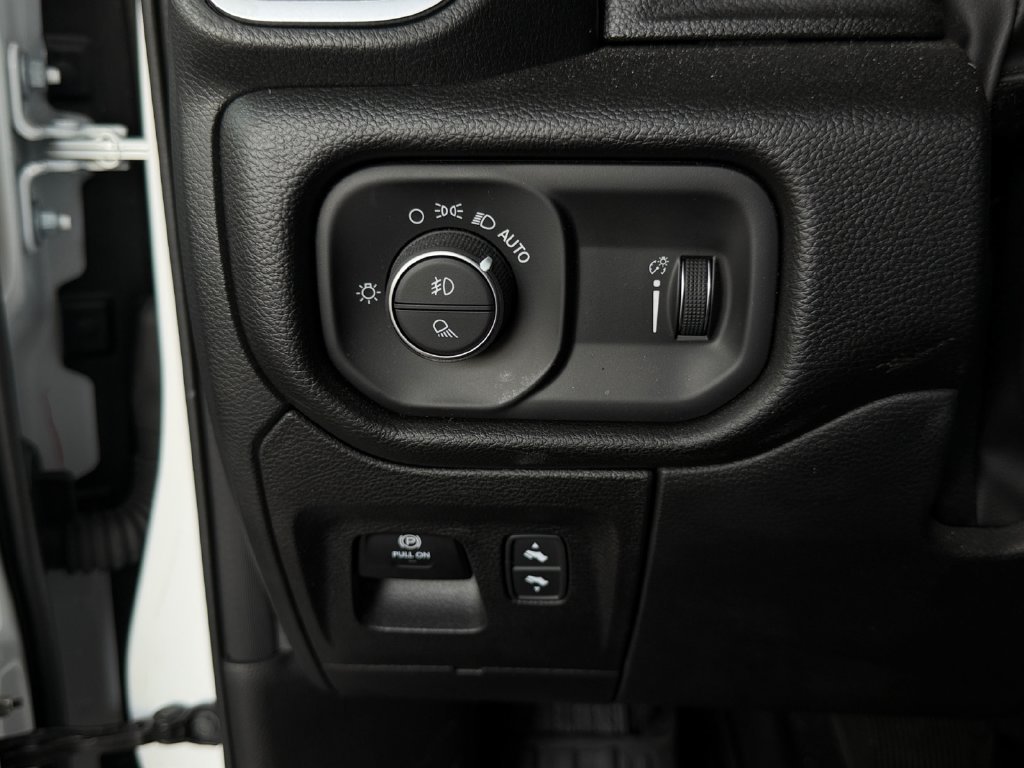 Used 2025 RAM 1500 Big Horn AWD/4WD image 24